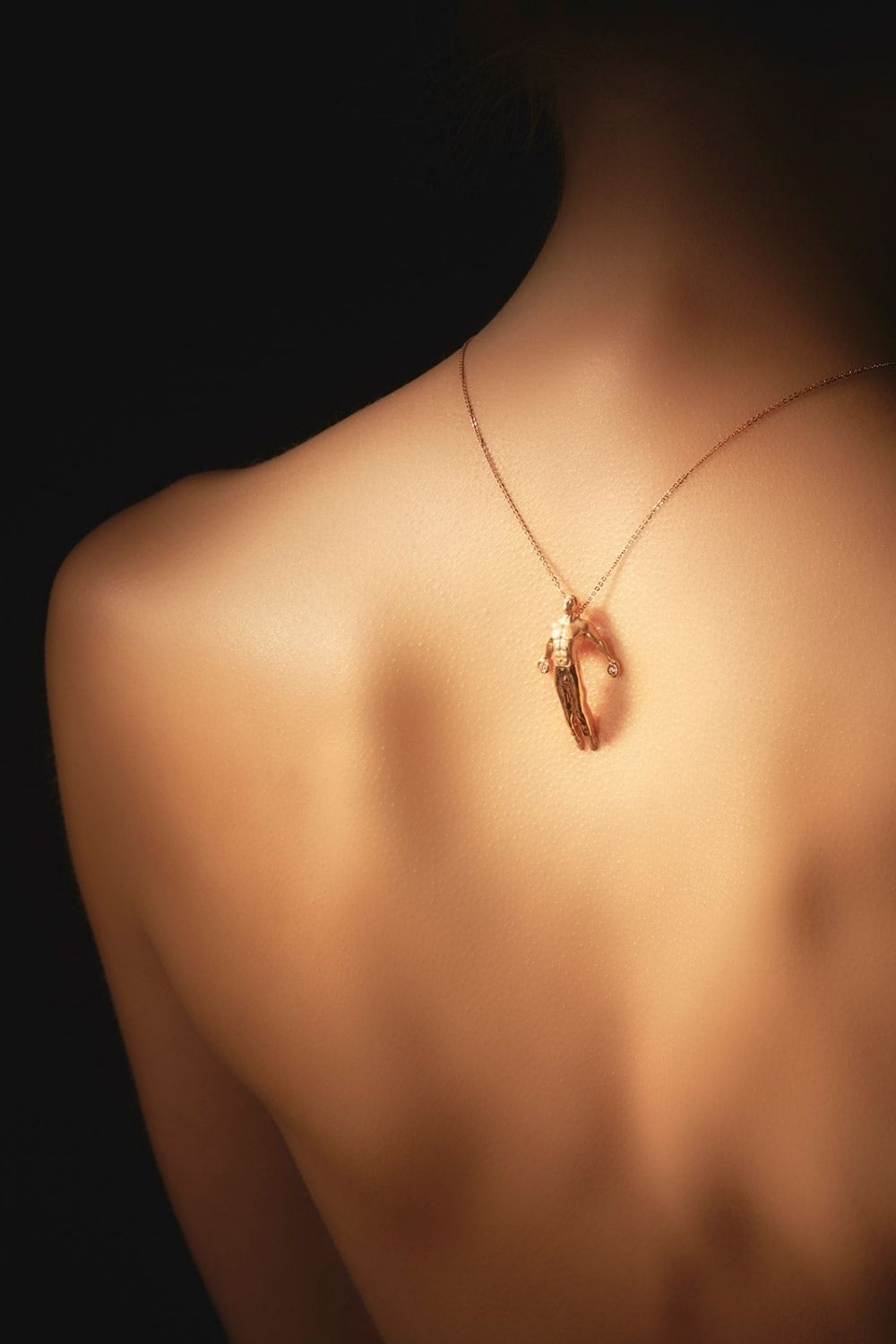 Amaze Necklace featuring a brilliant 0.20ct diamond or zircon stone