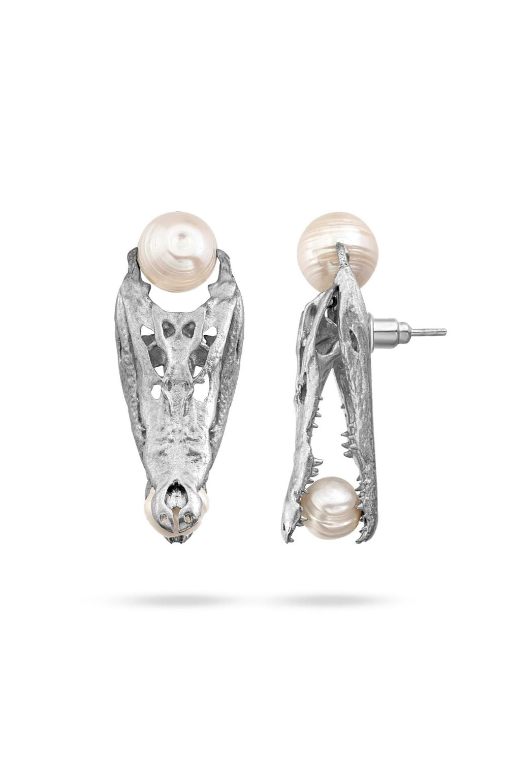 piayuli-lord-of-the-neal-pearl-earrings-detail-view-jpg