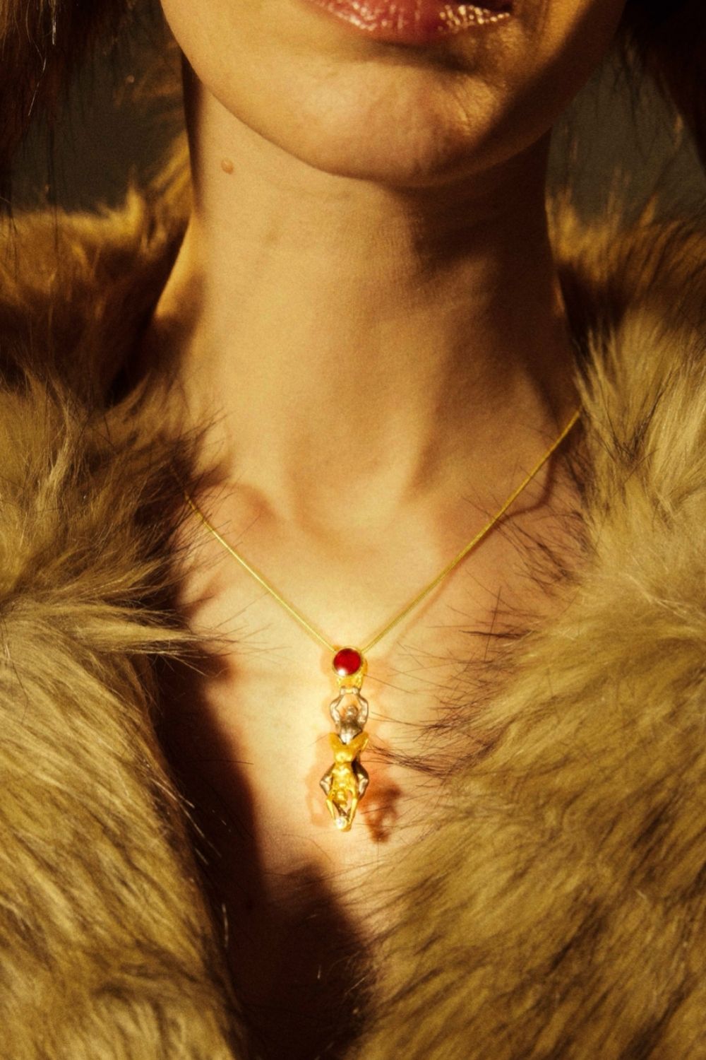 Woman wearing the Allies Necklace by Piayuli