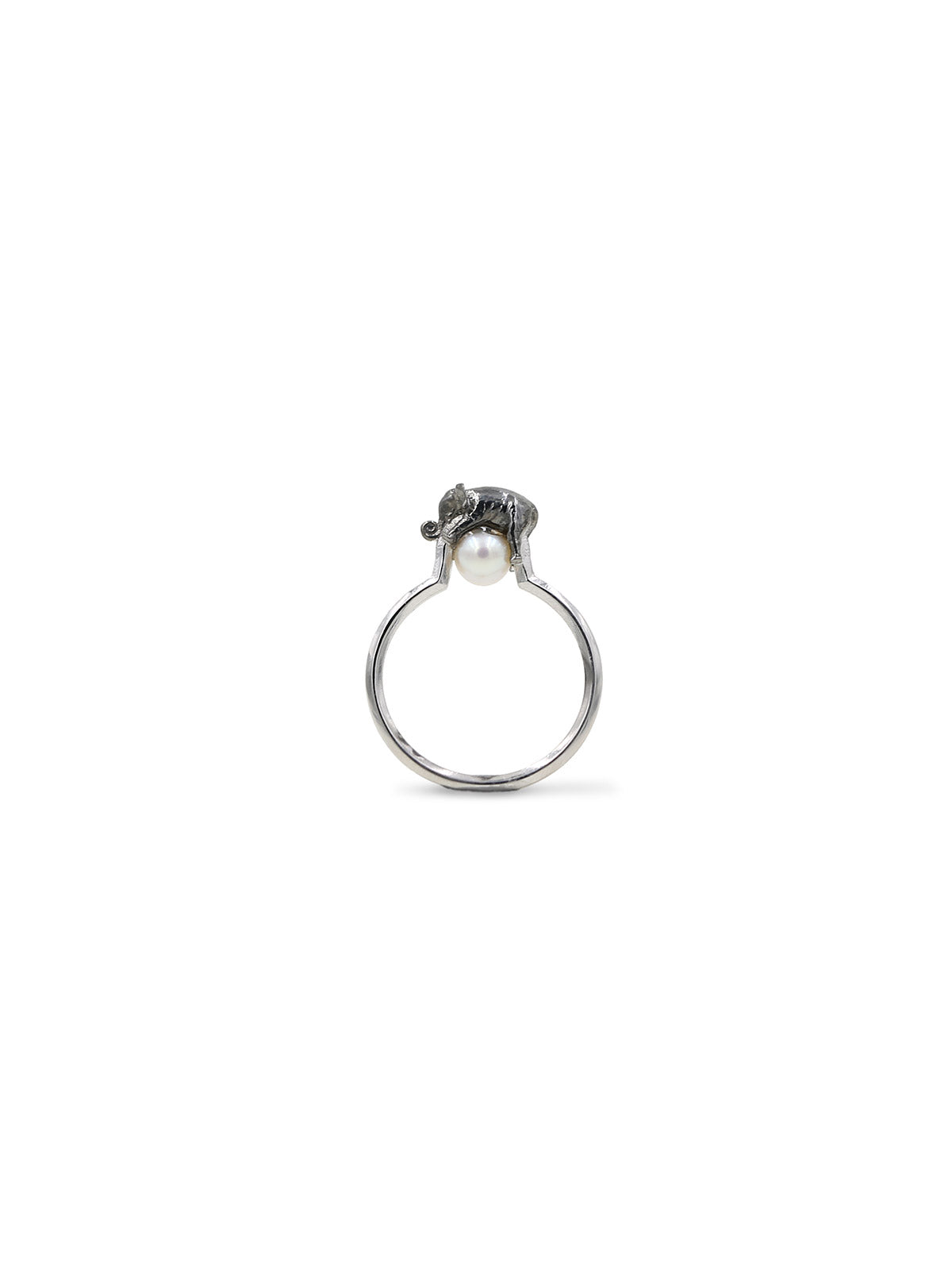 Close-up detail of the Baby Carmel Ring by Piayuli