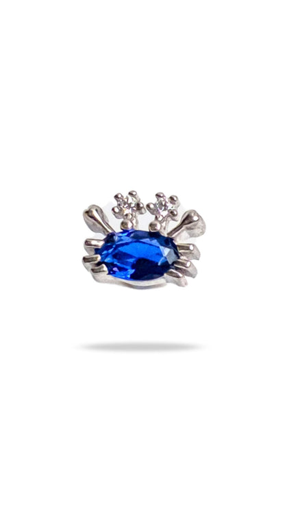 Blue Crab baby earrings in 18K gold by Piayuli