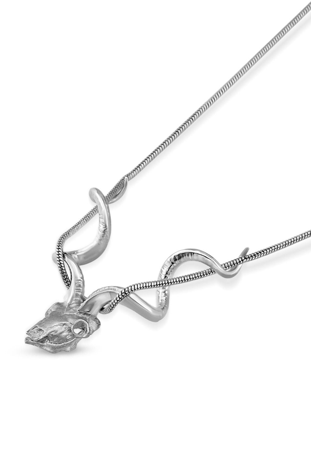 Woman wearing the Bullish Pearl Necklace by Piayuli