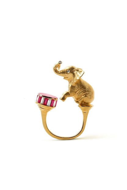 Piayuli Dumbo Ring crafted in 18K yellow gold