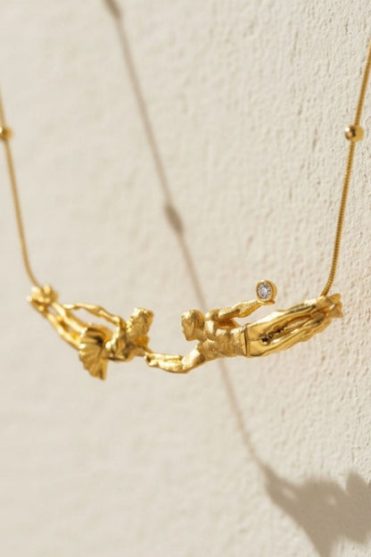 22K gold plated Falling Into You Necklace detail view
