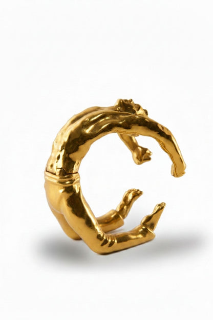 Bold sculptural design of the Maestro Oz Bracelet
