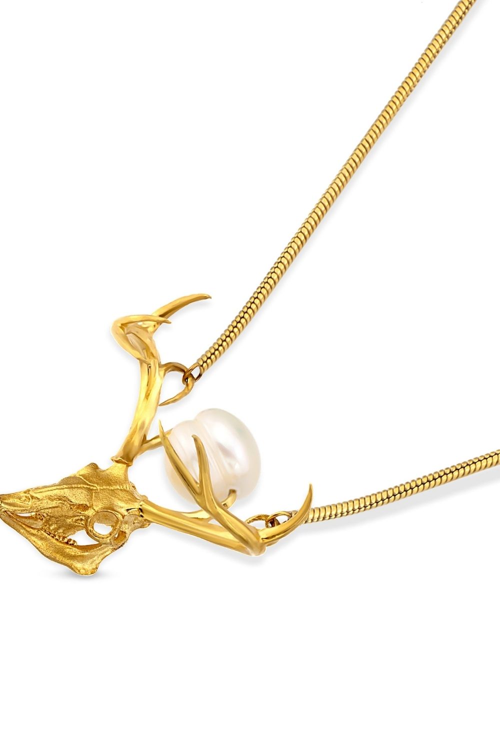 Close-up detail of the My Deer Pearl Necklace by Piayuli