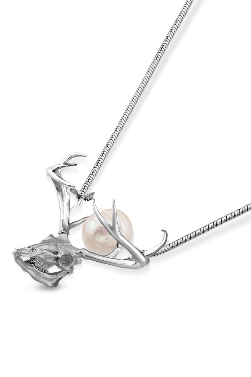 Luxury My Deer Pearl Necklace featuring artistic storytelling design