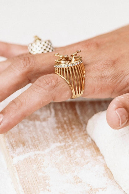 Side profile of the artistic Off To Savannah Ring