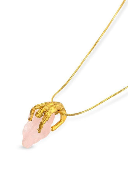 Natural heart shaped rose quartz detail on the Rose Quartz Lover Mini Necklace