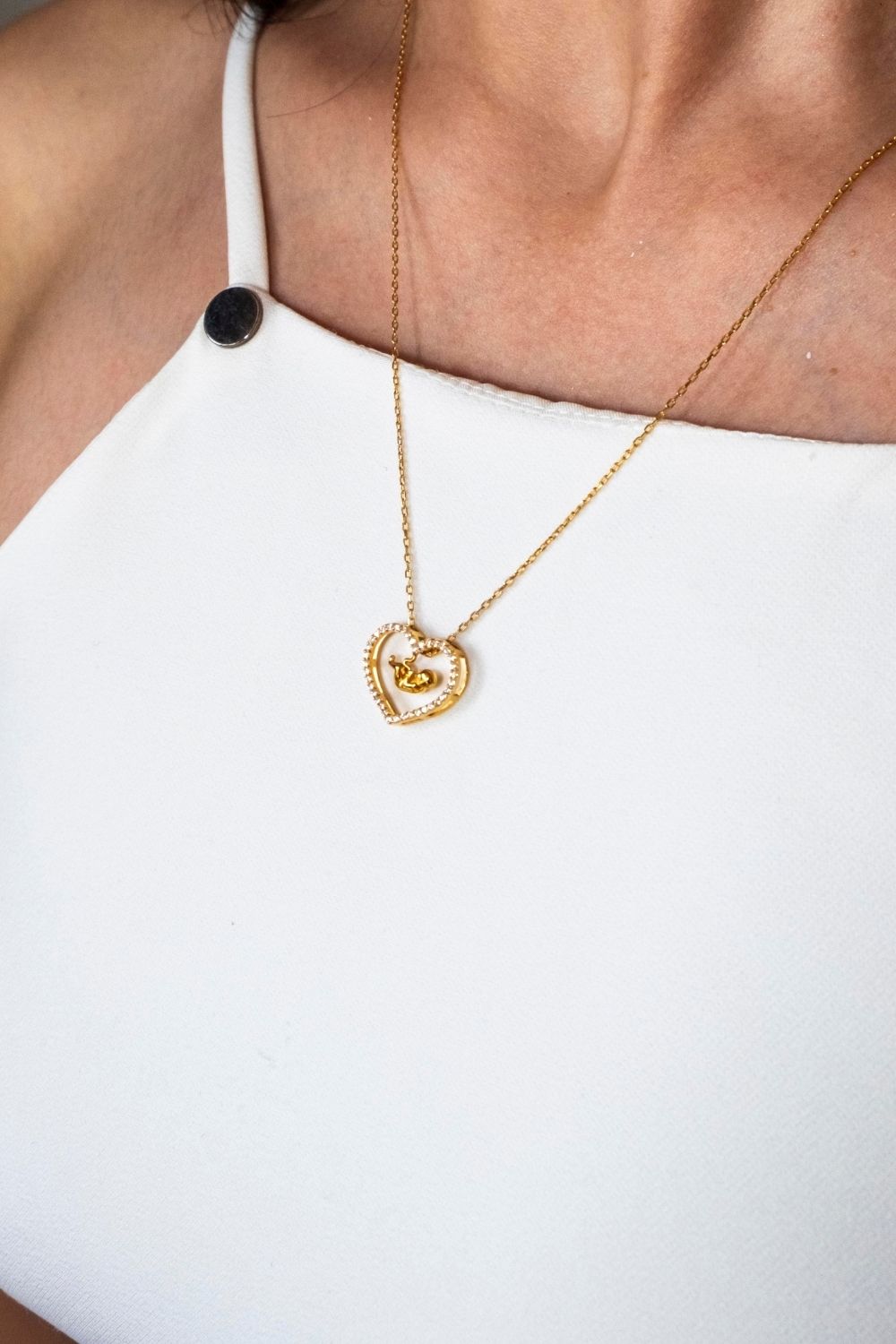 piayuli-ultra-baby-necklace-lifestyle-jpg
